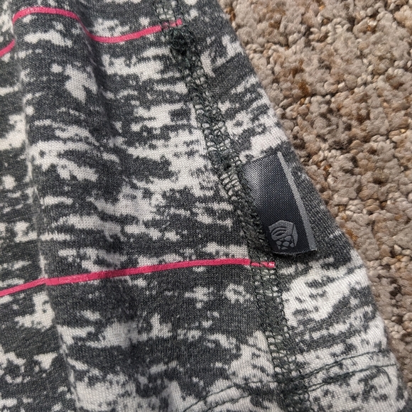 Mountain Hardware Long Sleeve - Picture 5 of 5